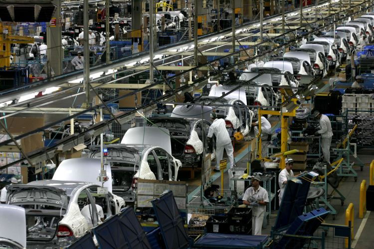 Produção de veículos no Brasil cai 28% no primeiro trimestre de 2016