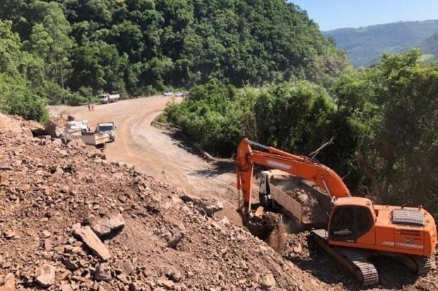Km 43 da ERS 122: novas detonações e continuidade do bloqueio