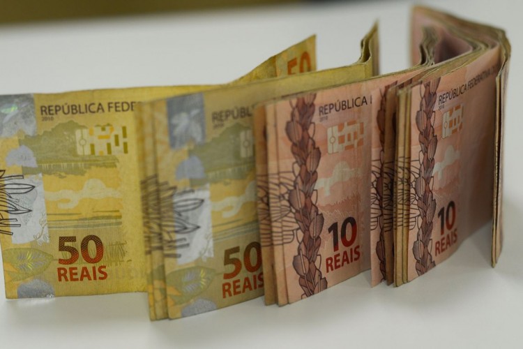 Salário mínimo é de R$ 1.039 em 2020
