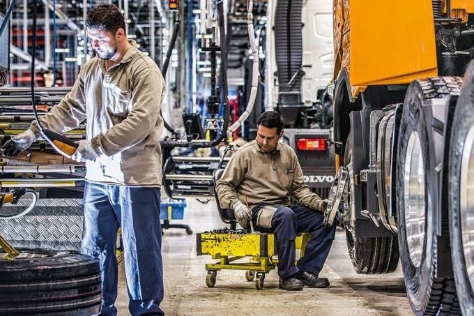 Volvo Caminhões vai investir R$ 1 bilhão no país
