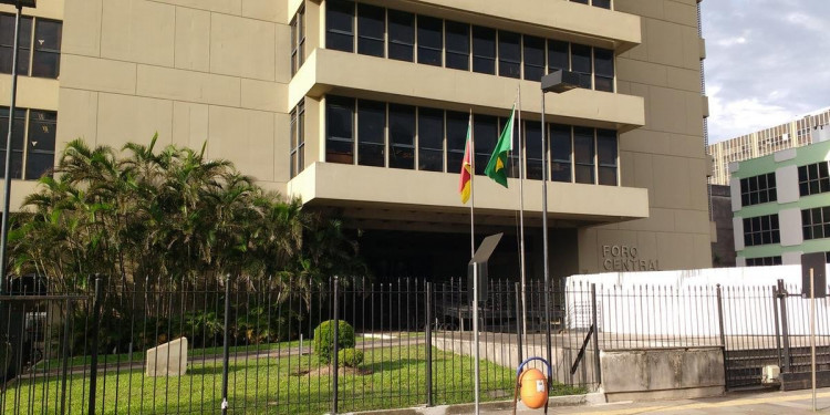 Liminar suspende volta da cogestão e impede abertura de atividades consideradas não essenciais