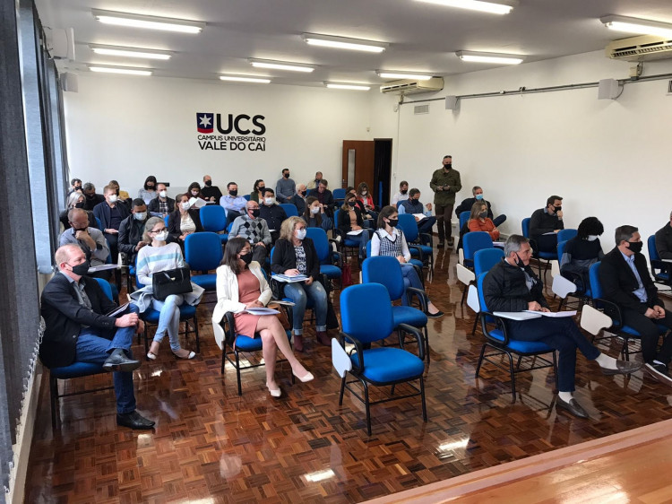 Amvarc: gastos em educação, privatização da Corsan e flexibilizações em debate