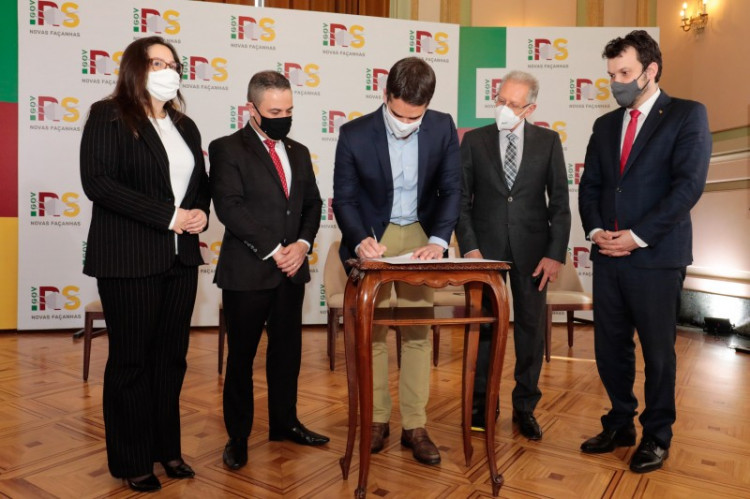 Lei autoriza serviços extrajudiciais por meios eletrônicos
