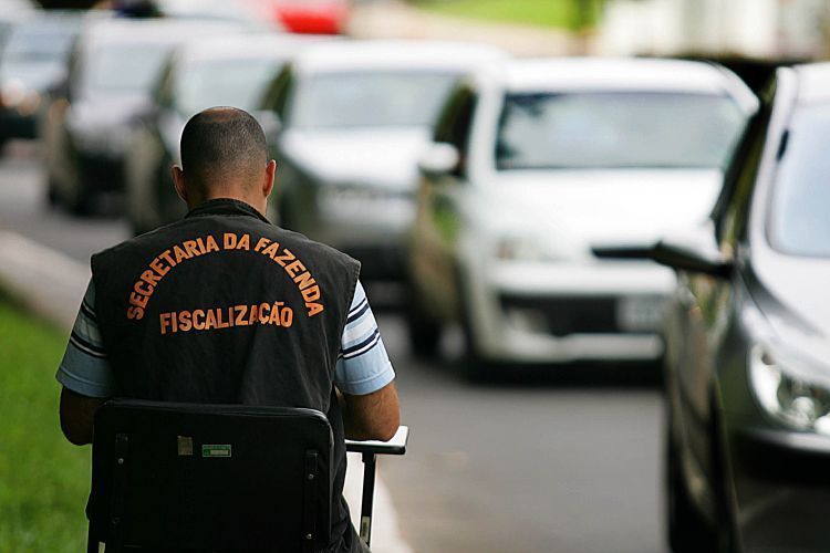 Motorista que não pagar IPVA atrasado será inscrito em dívida ativa