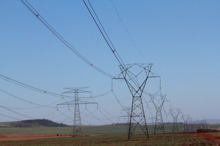 Prepare seu bolso: Conta de luz deve voltar a ter aumento no próximo mês