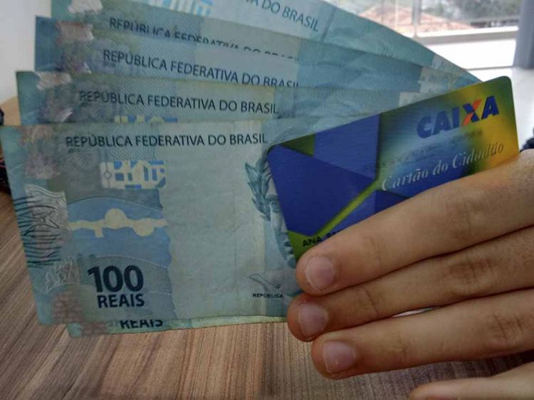 Prazo para saque do abono de 2014 é prorrogado até o fim do ano