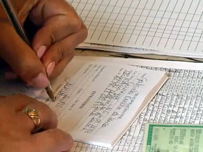 Carteiras de trabalho voltam a ser emitidas de forma manual a partir desta quarta-feira, dia 5.