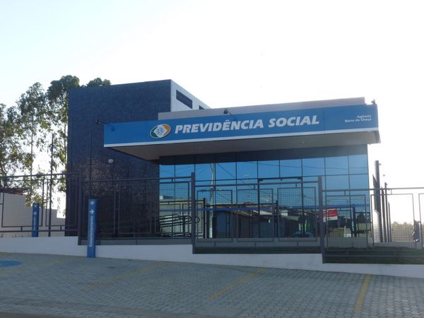 INSS estuda liberar pedido de aposentadoria via internet
