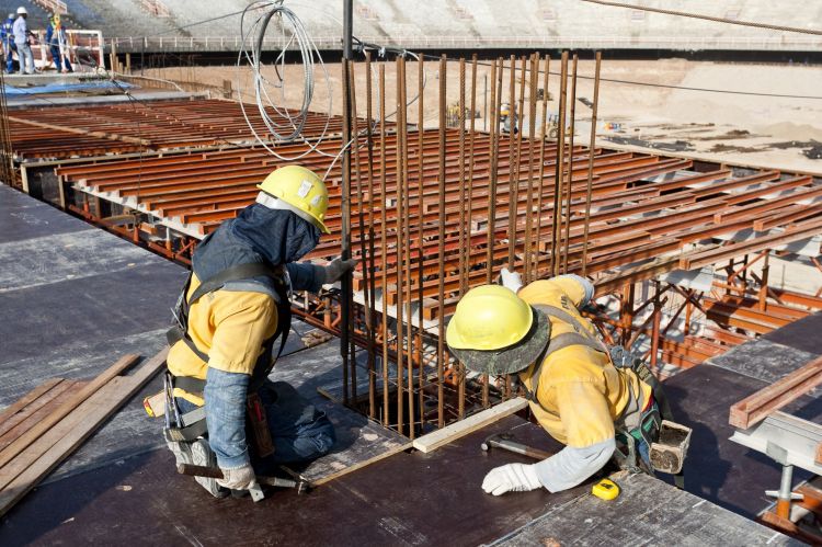 Construção civil se retrai em 2017 e segura recuperação da economia