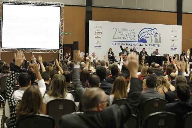 Insegurança jurídica na proximidade da entrada em vigor da nova reforma trabalhista que passa a valer em 11 de novembro