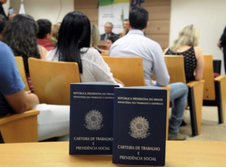 25% dos jovens estão desempregados no Brasil