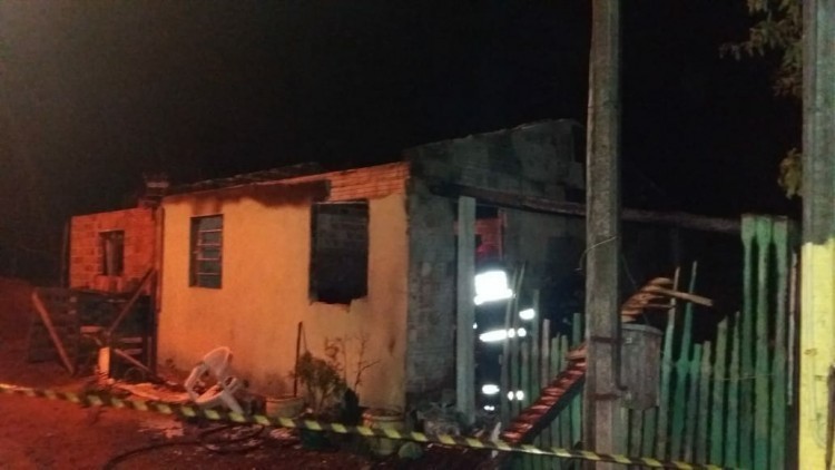 Perícia não encontra vestígios de incêndio criminoso na casa onde morreu mulher