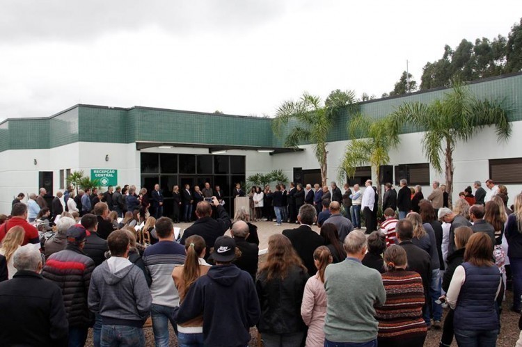 Inaugurado, novo prédio do São Pedro Canísio começa a funcionar na segunda-feira