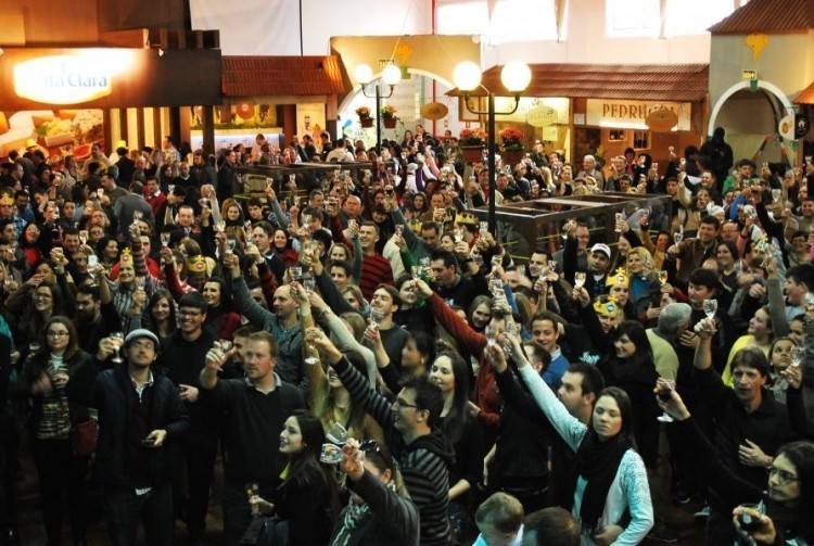 Começa o Festiqueijo, em Carlos Barbosa